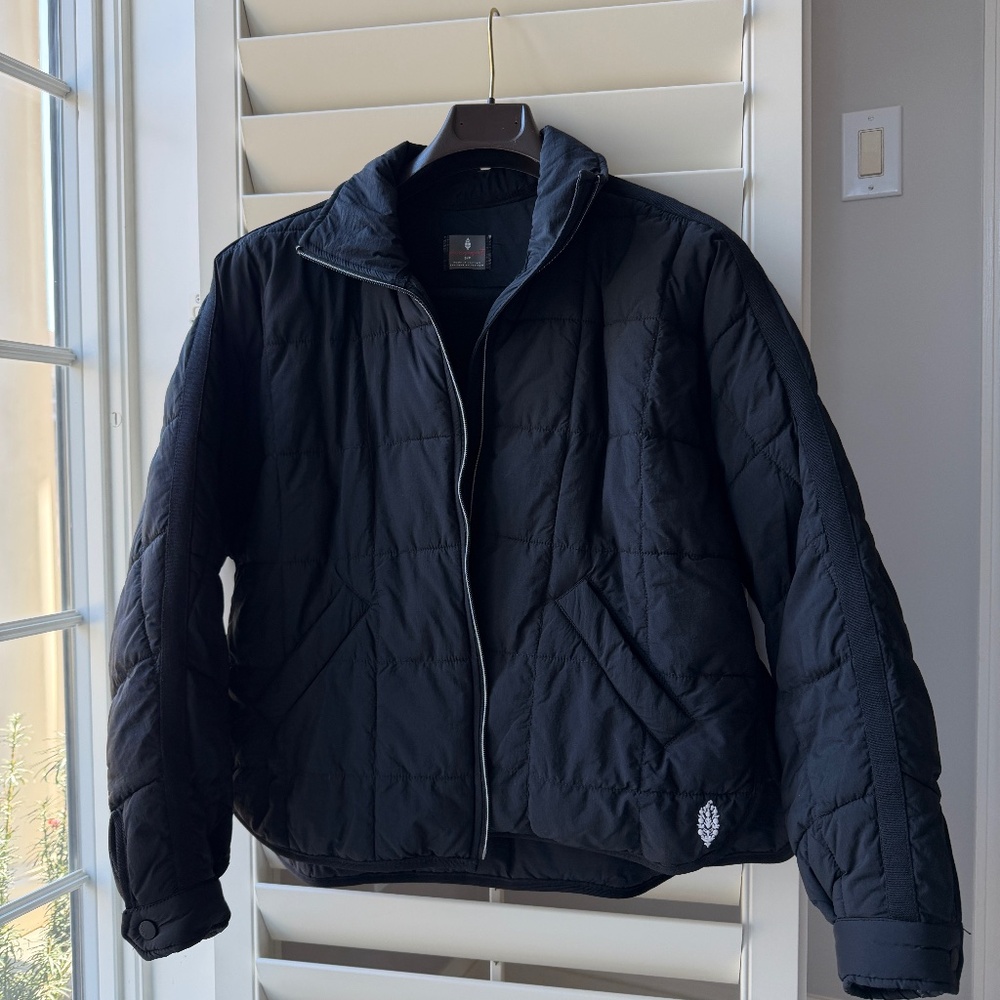 Free People Pippa Packable Puffer Jacket, black, size S